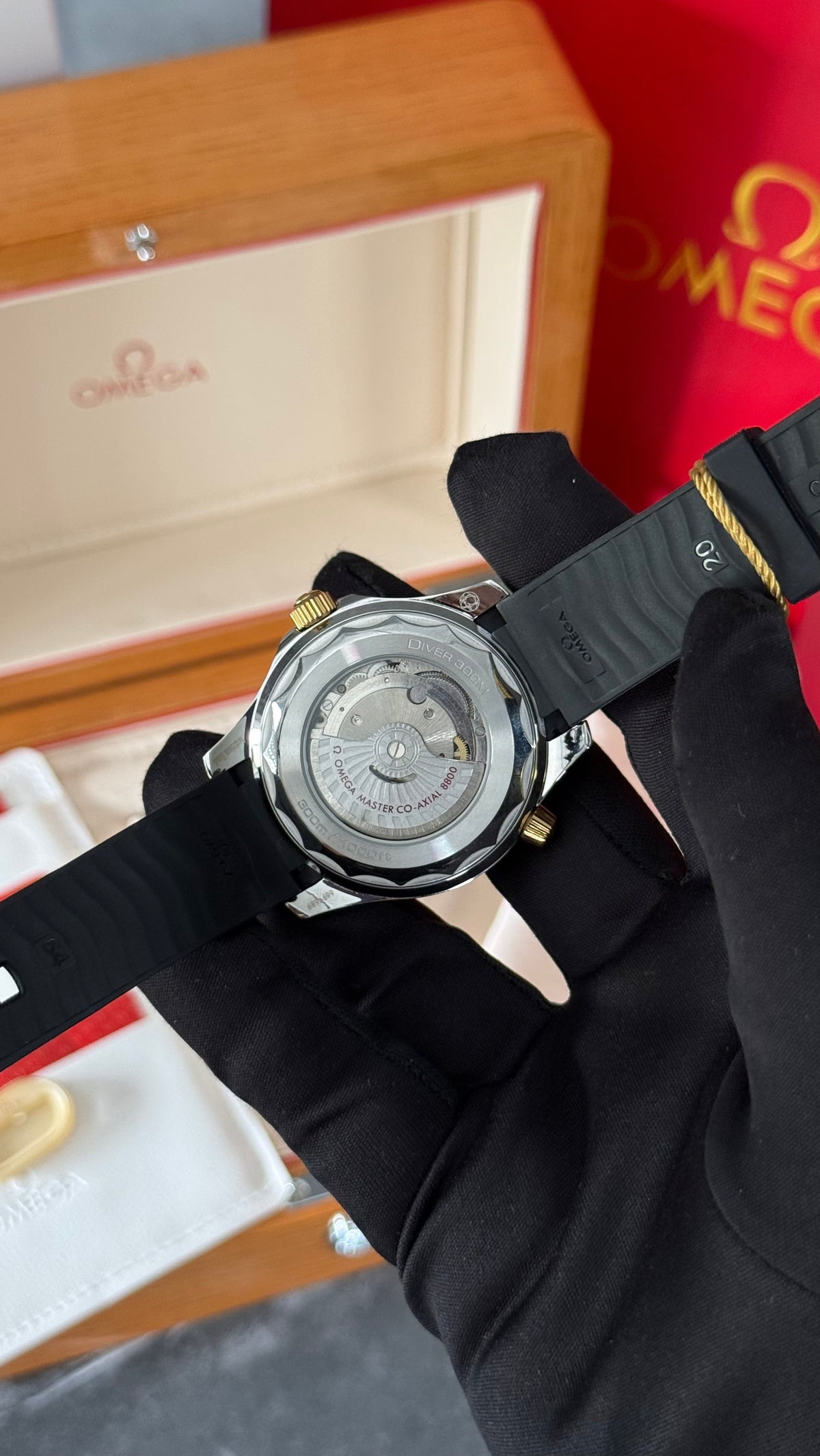 OMG SEAMASTER (FULL BLACK/ORO) CAUCHO