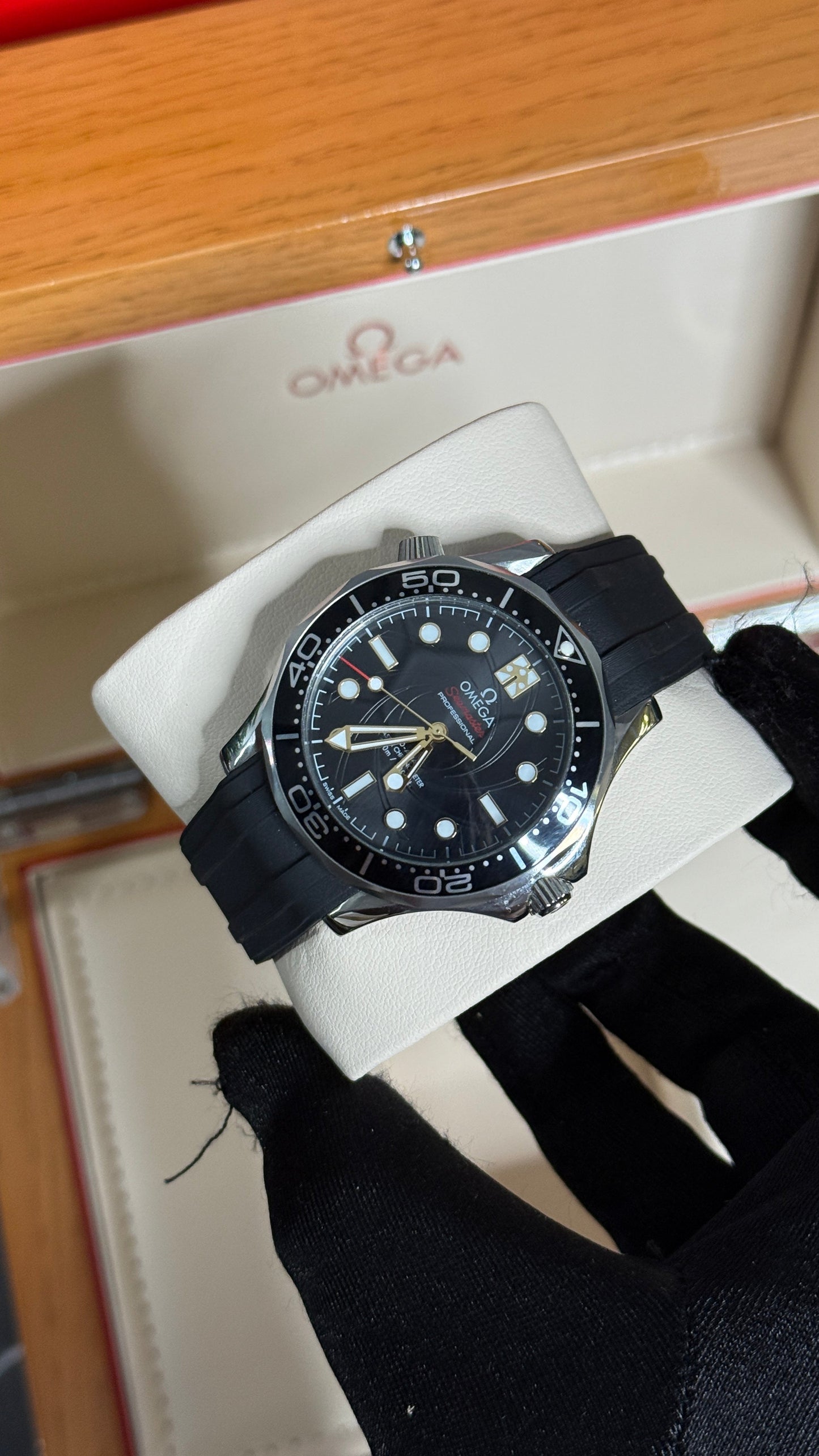 OMG SEAMASTER 007 NEGRO