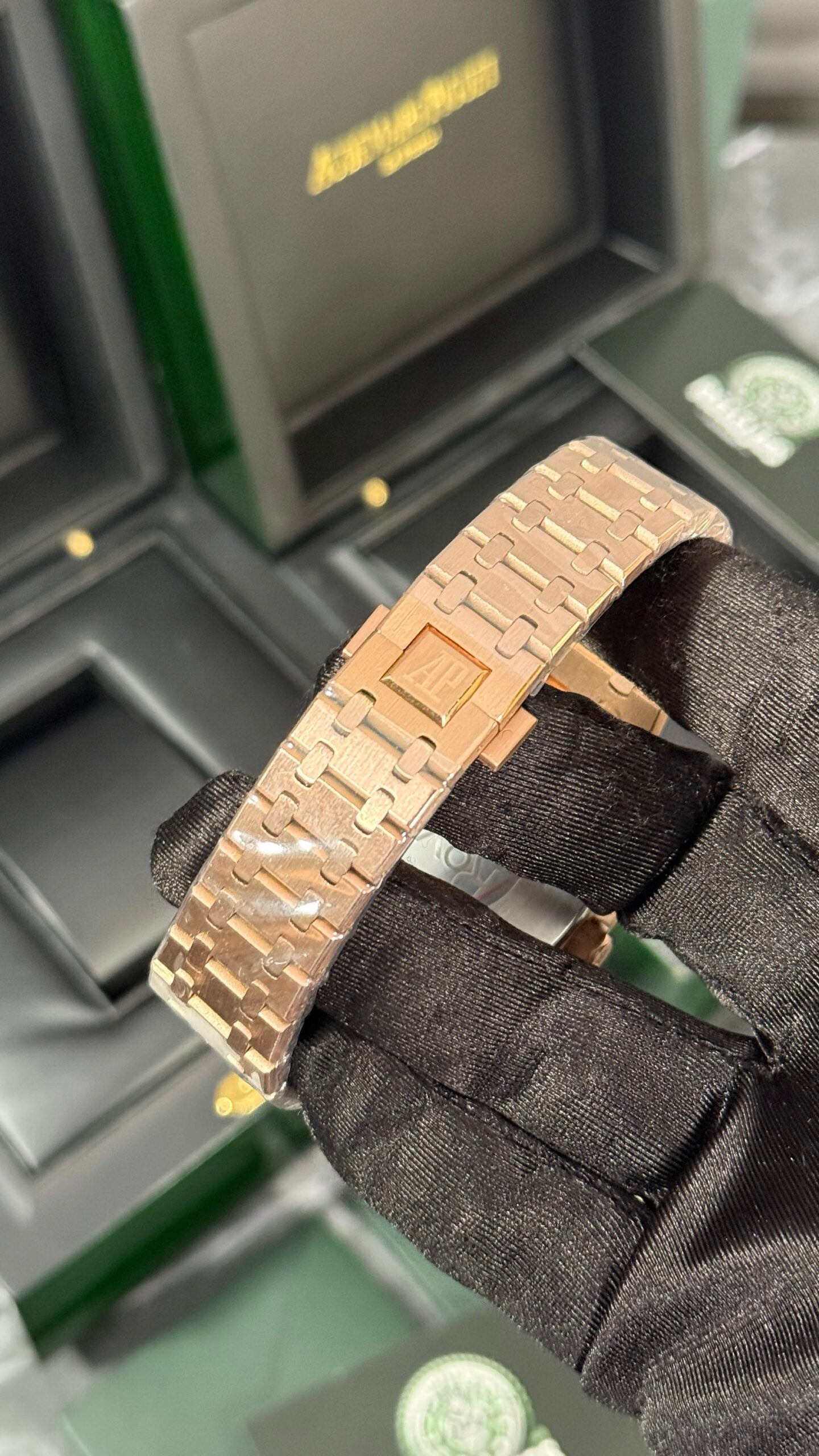 AP ROYAL OAK CRONÓGRAFO (ORO ROSA/BLANCO/DIAMANTES)