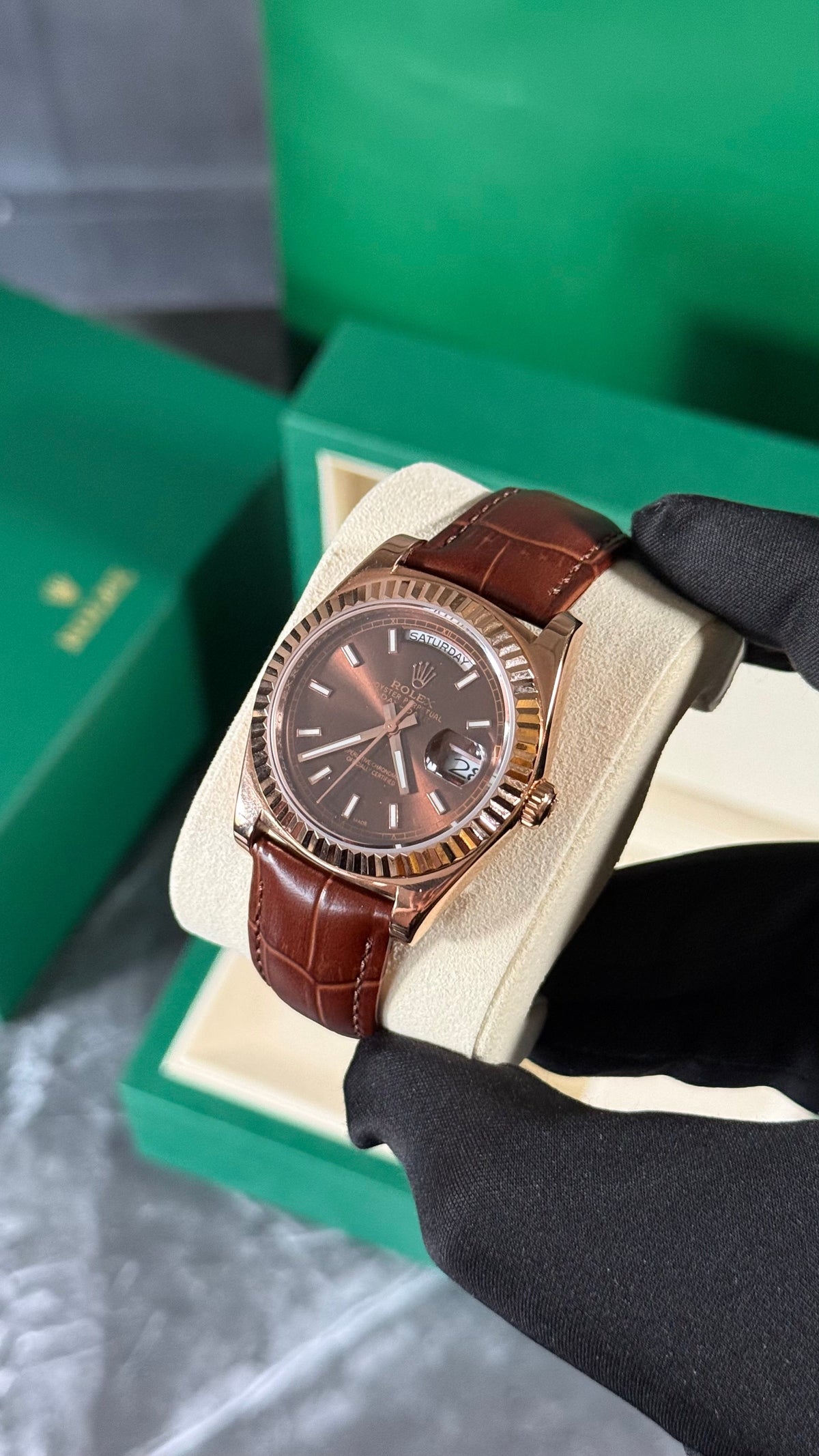 RLX DAY-DATE (ORO ROSA/BIS.ESTRIADO) PIEL