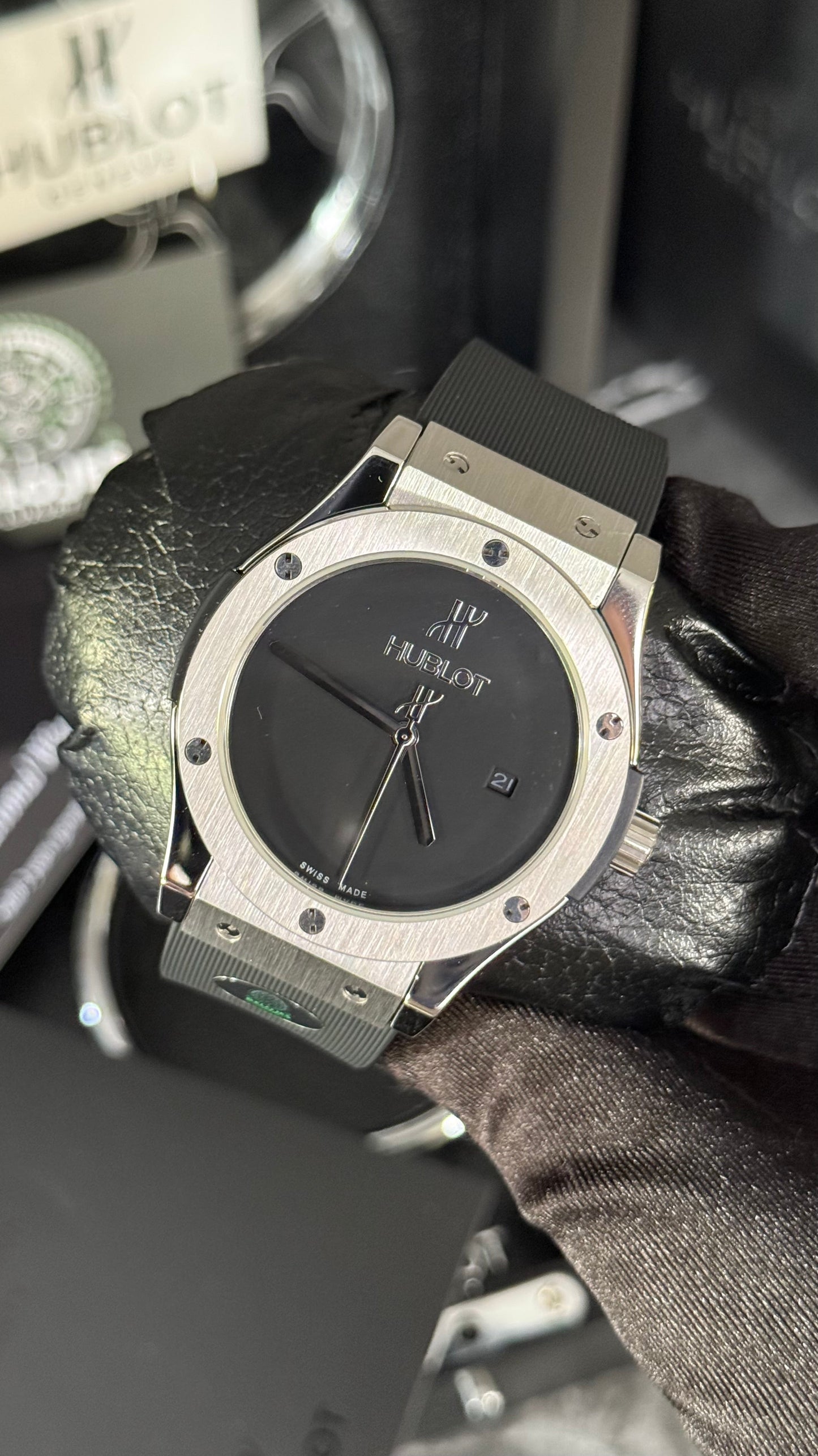 HBLT CLASSIC FUSIÓN (PLATA/ NEGRO) 42MM
